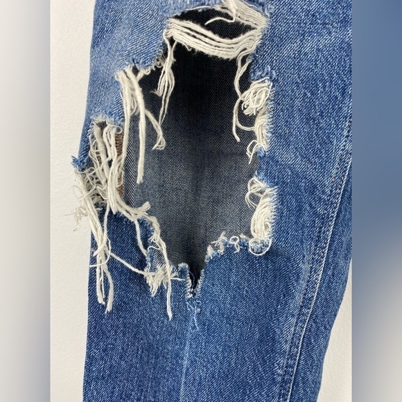 American Eagle Distressed/Destroyed Mom Jean, Size 00 Short - Picture 2 of 10